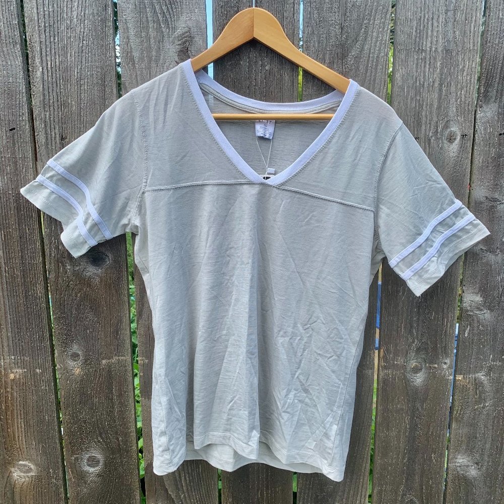 NWT WOMEN'S EXIST V NECK VARSITY TEE
